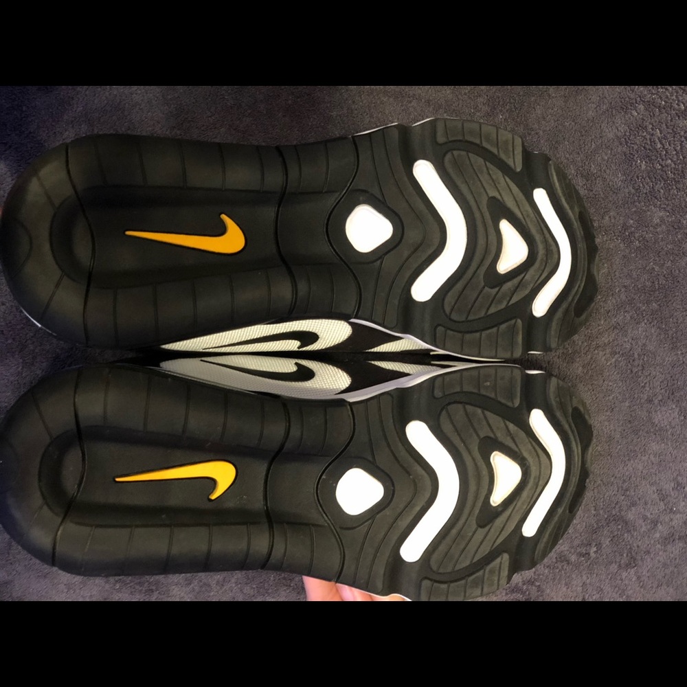 Sneakers - Picture 6 of 6